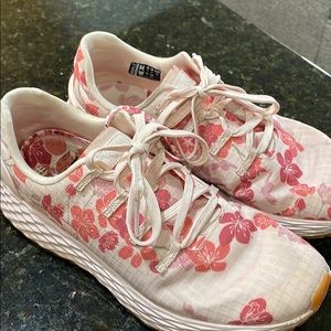No Bill Floral Runners